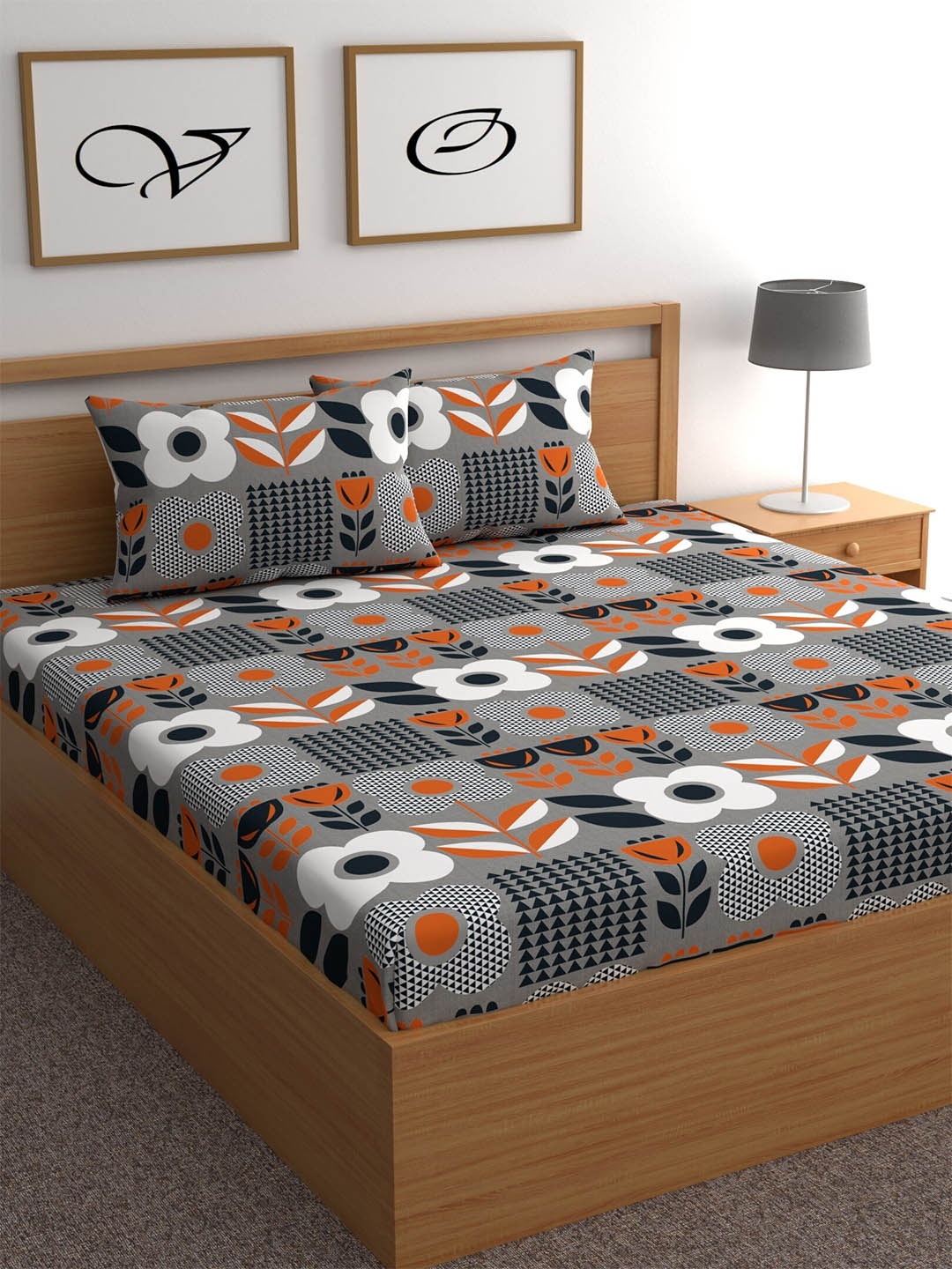 

CHHAVI INDIA Grey & White Floral 210 TC Queen Bedsheet with 2 Pillow Covers