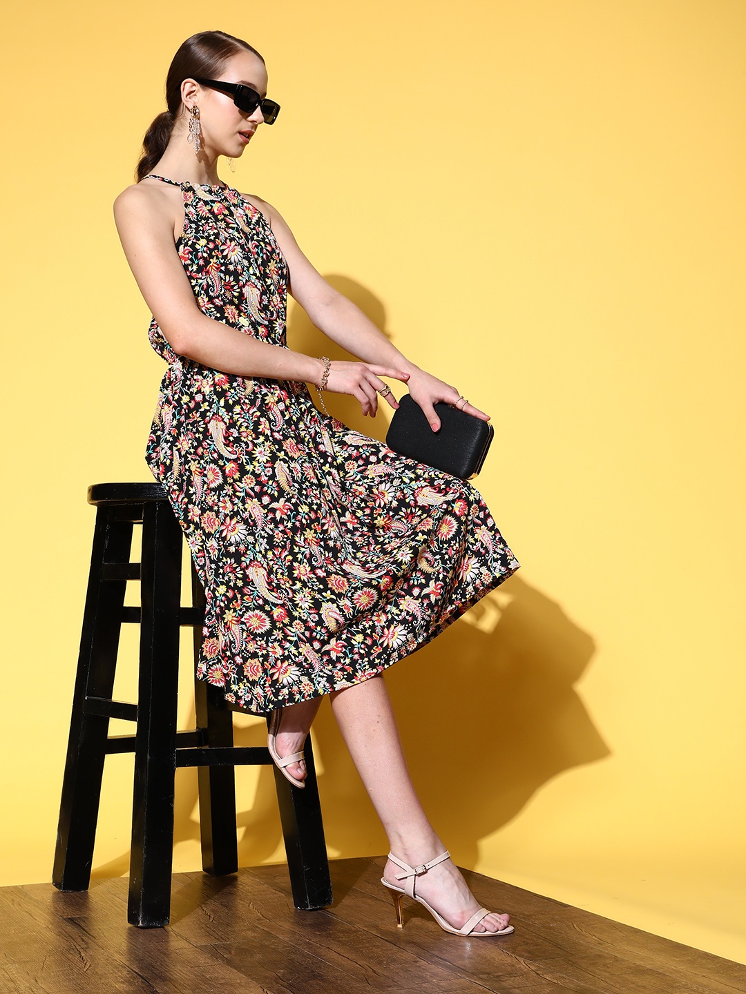 

plusS Women Black Floral Vacay Attire