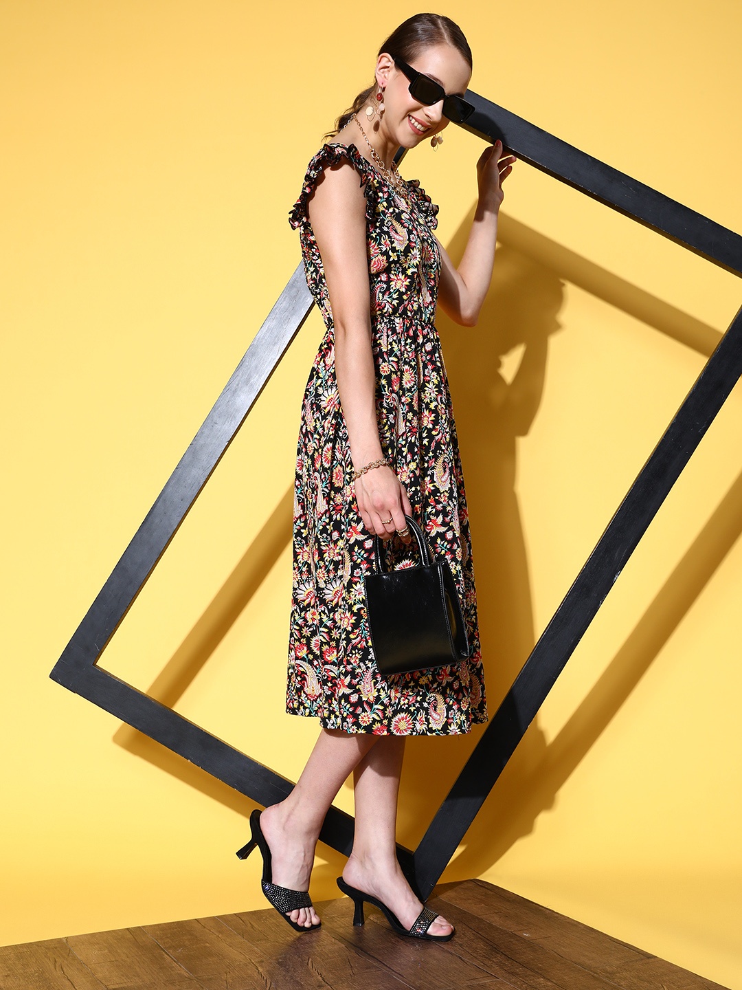 

plusS Women Black Floral Vacay Attire
