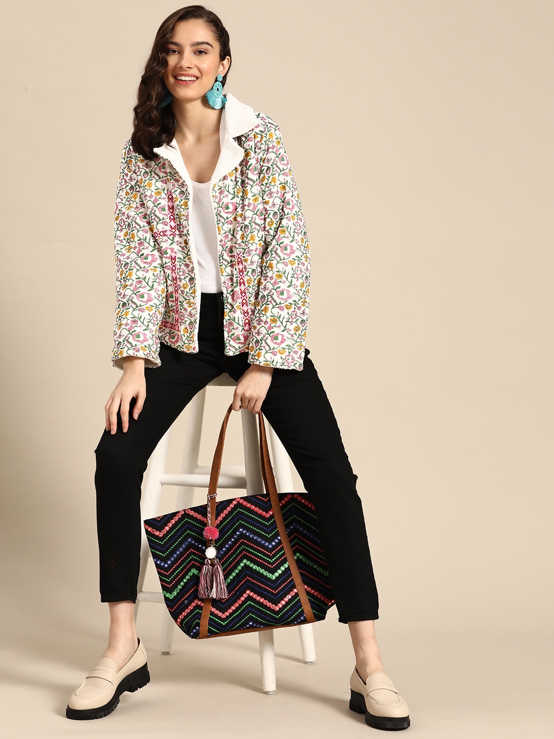 

Sangria Women White & Pink Floral Printed Open Front Jacket