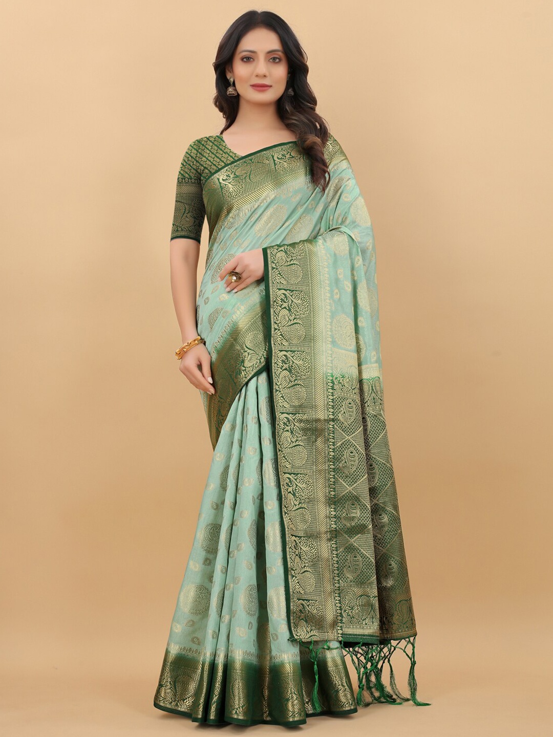 

LINARO LIFESTYLES Green & Gold-Toned Woven Design Zari Pure Silk Banarasi Saree