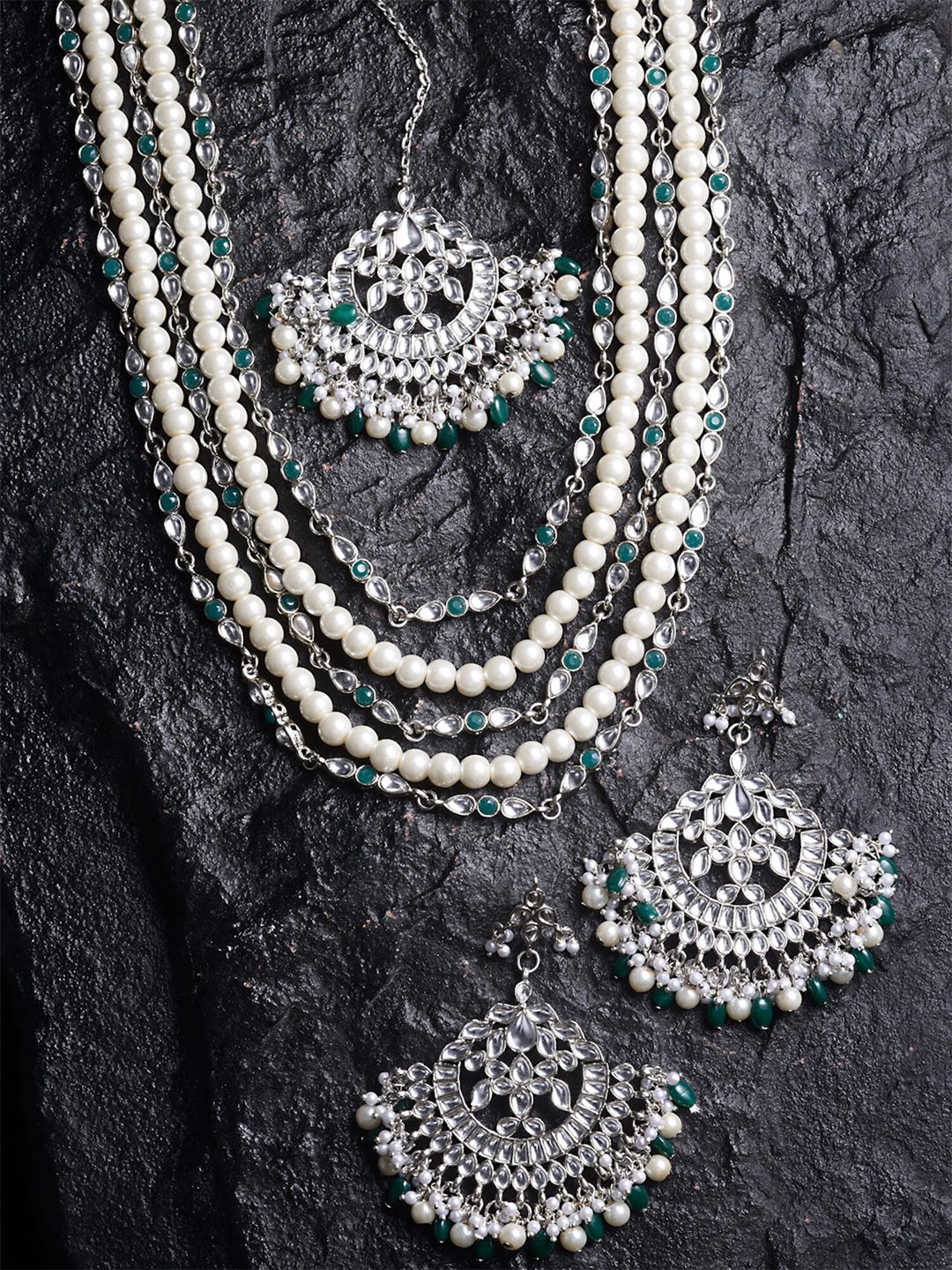 

KARATCART Oxidised Silver-Plated Green & White Kundan-Studded & Pearl Beaded Jewellery Set