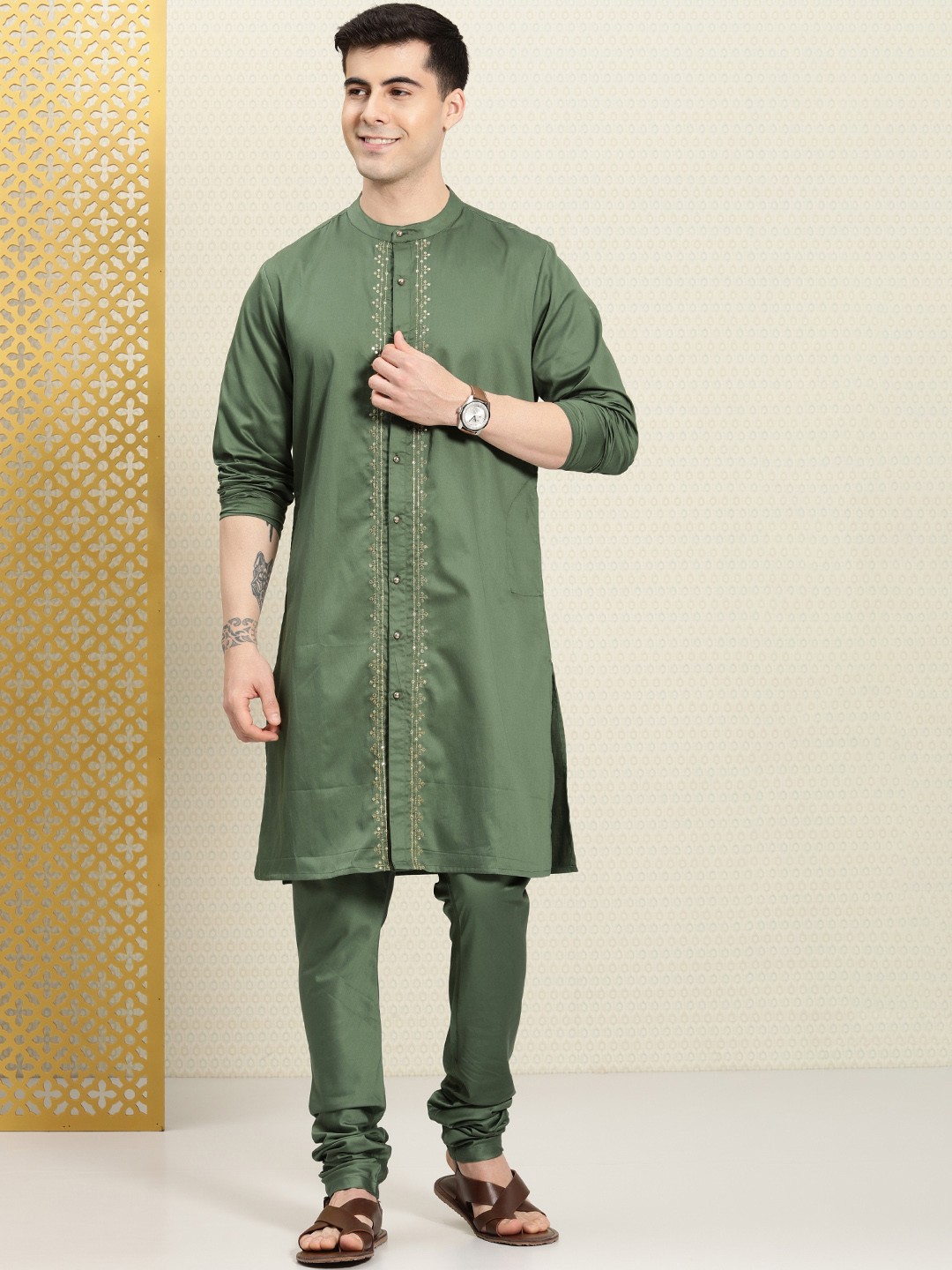 

House of Pataudi Men Self Design Pure Cotton Kurta Set with Sequins, Green