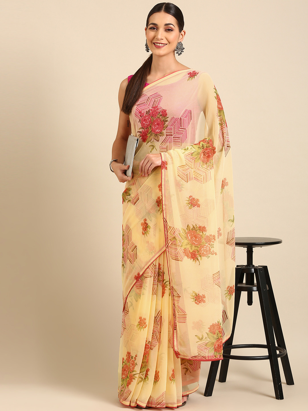 

Pothys Woman Floral Pure Chiffon Saree, Beige