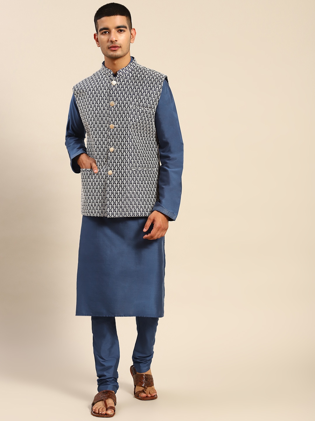 

RAJUBHAI HARGOVINDAS Men Navy Blue Embroidered Kurta With Churidar & Nehru Jacket