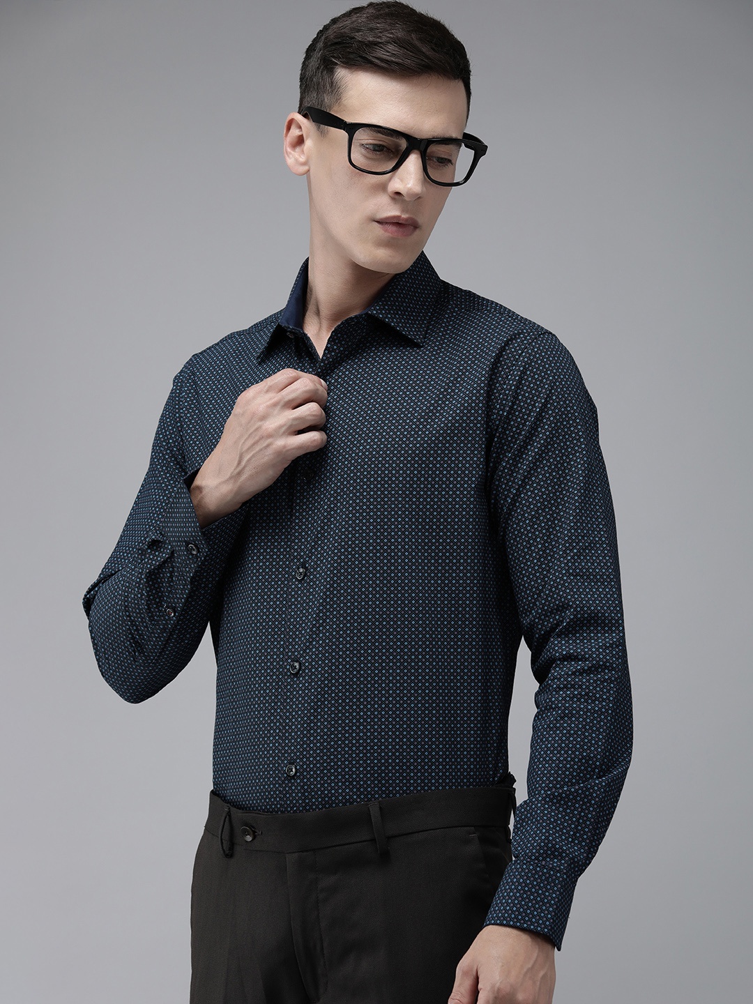 

THE BEAR HOUSE Men Navy Blue Printed Slim Fit Printed Cotton Formal Shirt