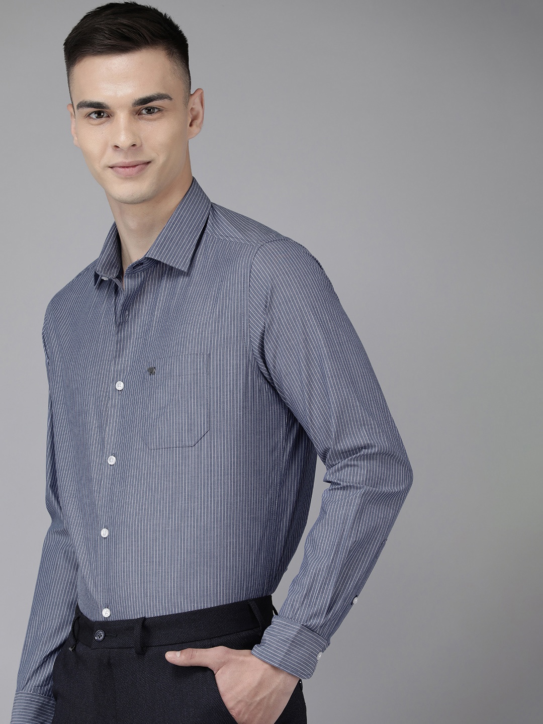 

THE BEAR HOUSE Men Striped Slim Fit Pure Cotton Formal Shirt, Blue
