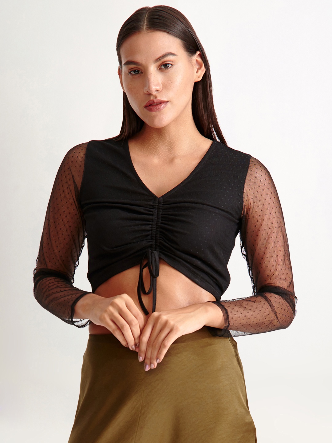 

COVER STORY Black Ruched Cinched Waist Crop Top