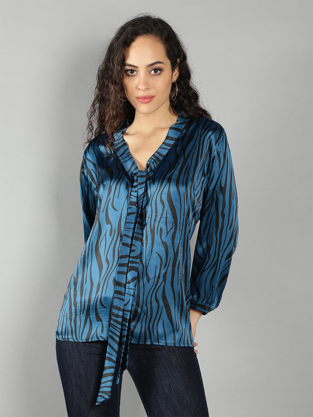 

DEBONATELLA Women Navy Blue Smart Striped Casual Shirt