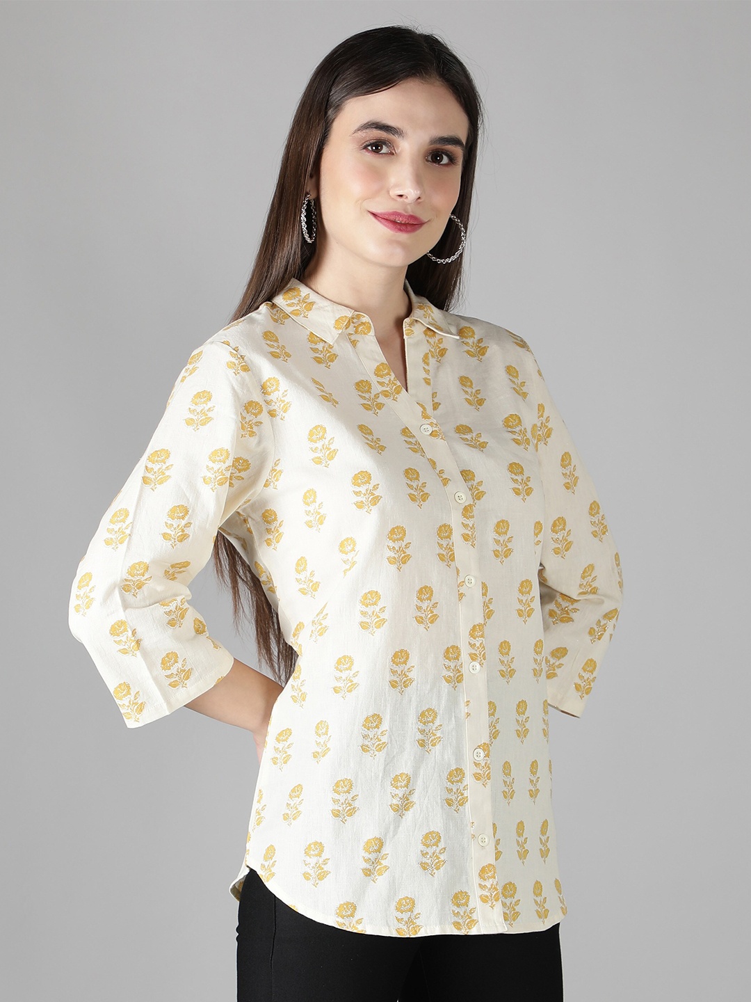 

DEBONATELLA Women Beige Comfort Printed Casual Shirt