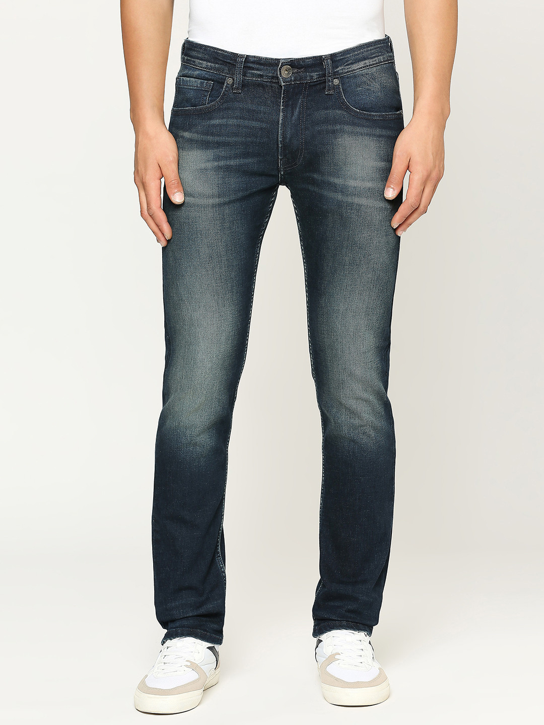 Pepe Jeans Men Vapour Slim Fit Low Distress Light Fade Stretchable Jeans
