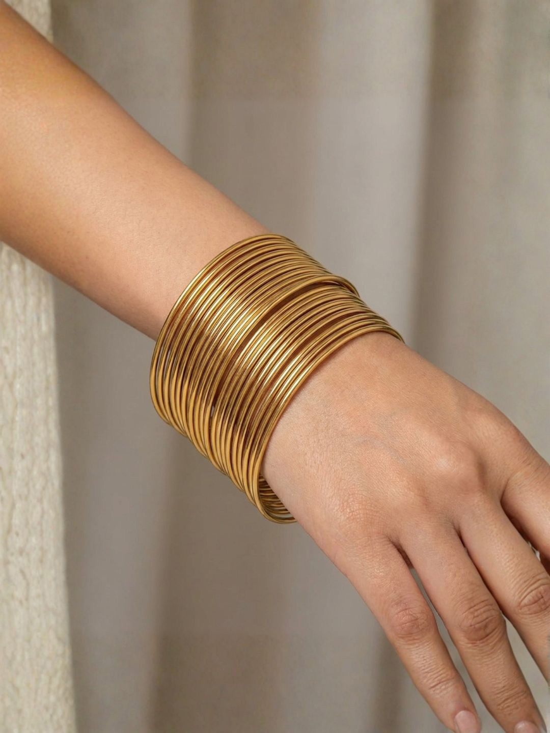 I Jewels Set of 12 Plain Gold Plated Bangles set