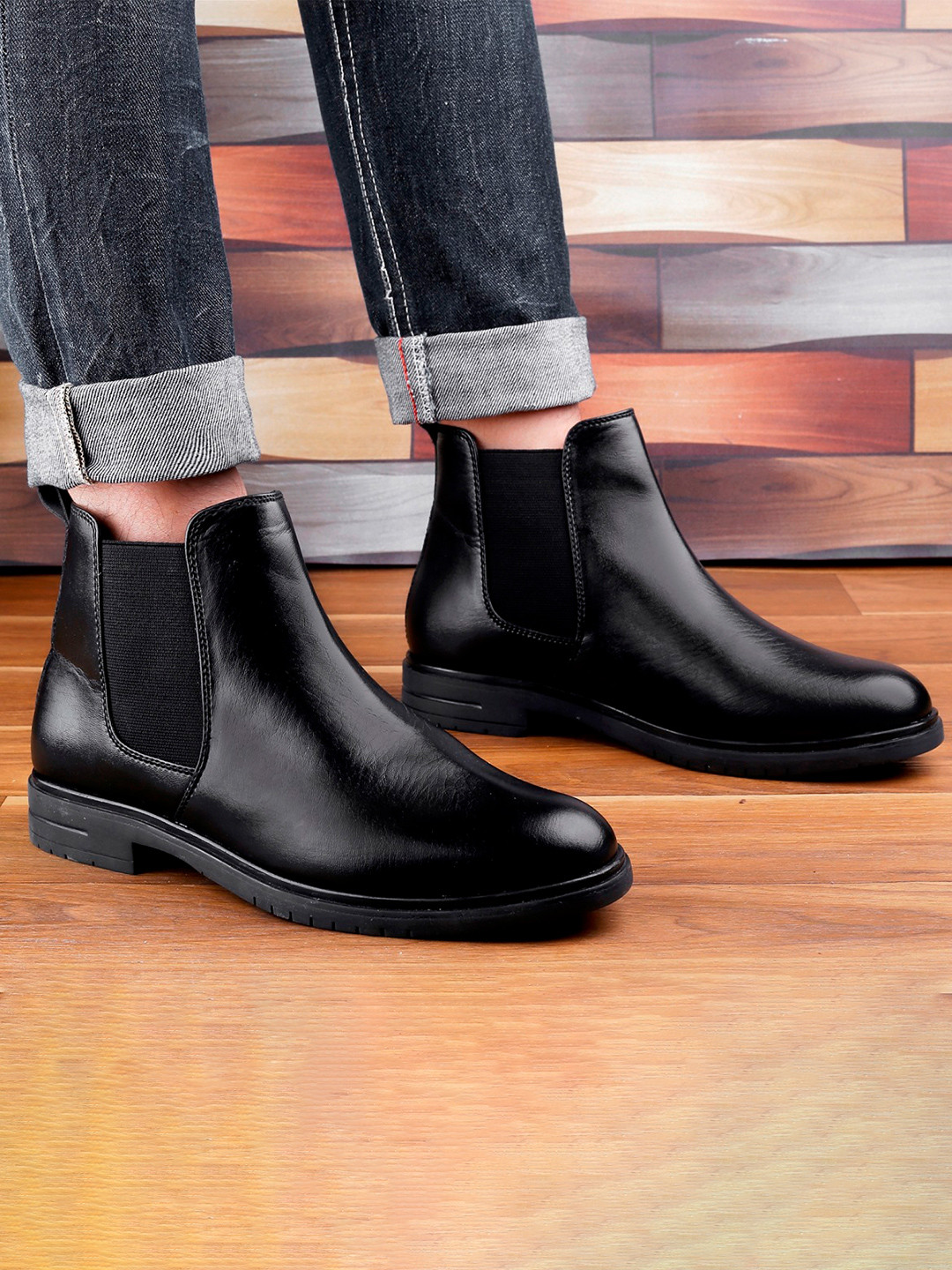Bxxy Men Textured Heeled Chelsea Boots