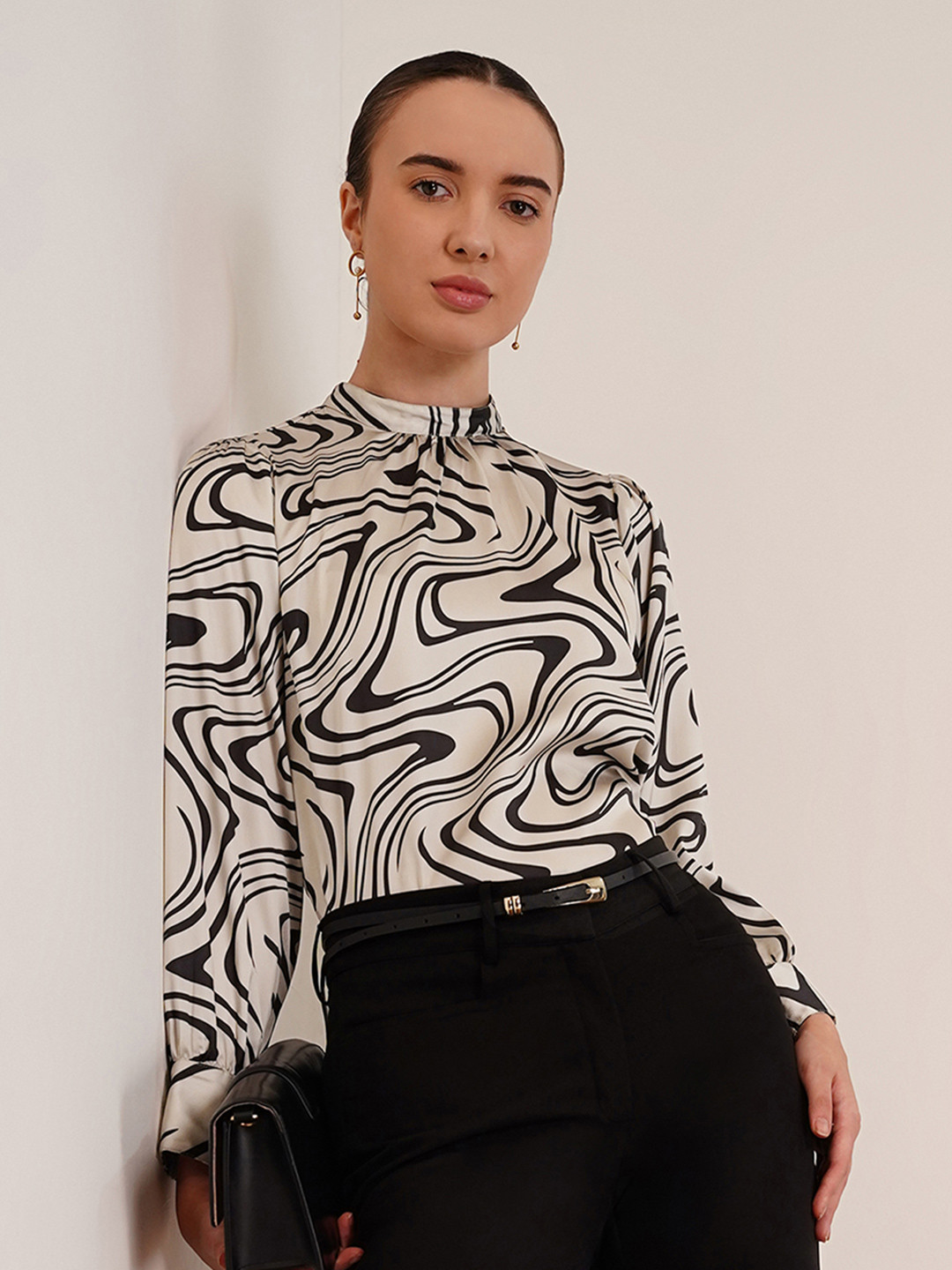 FABLE STREET Off White & Grey Print Satin Top
