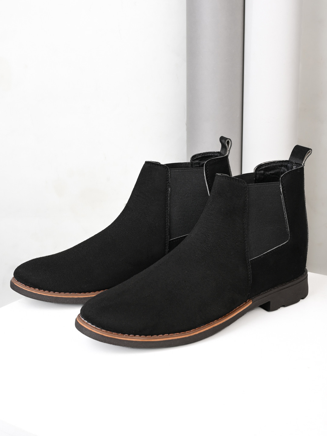 Roadster Men Black Solid Chelsea Boots