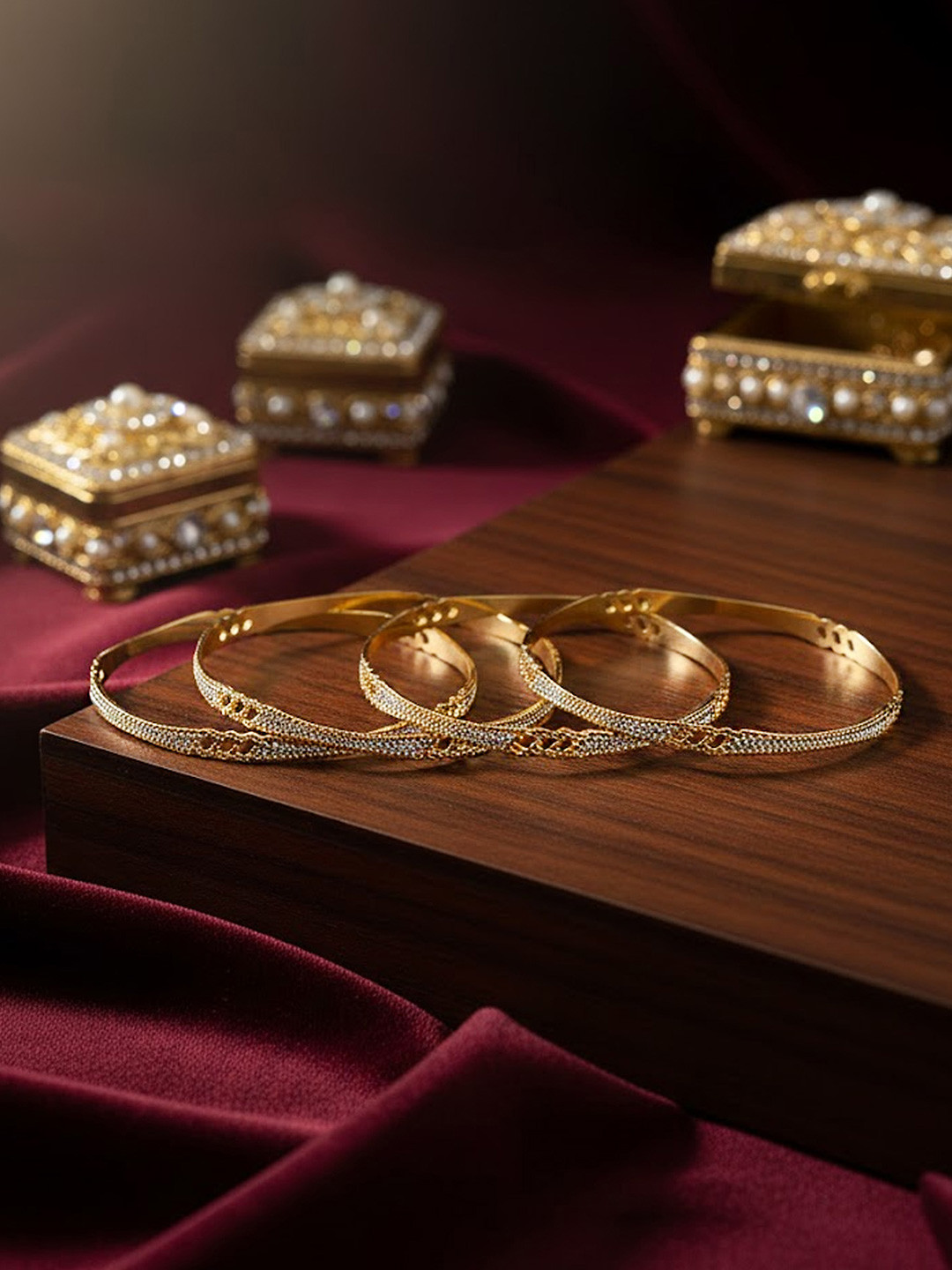 Adwitiya Collection Set Of 4 Gold-Plated Gold-Toned Bangle