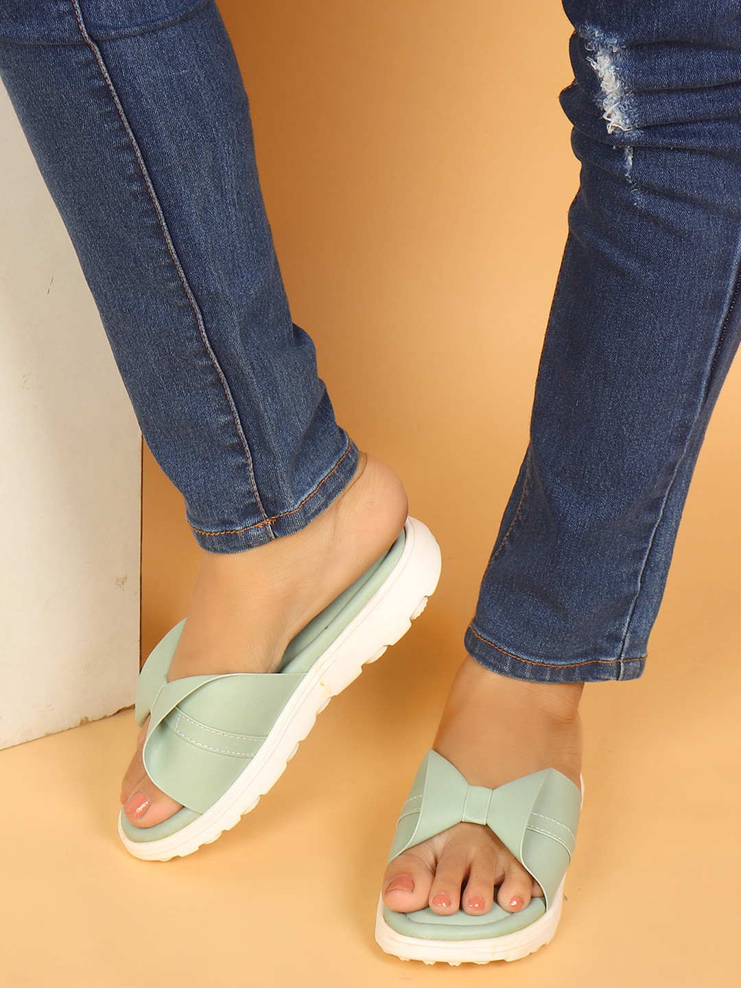 Carlton London sports Women Green Sliders