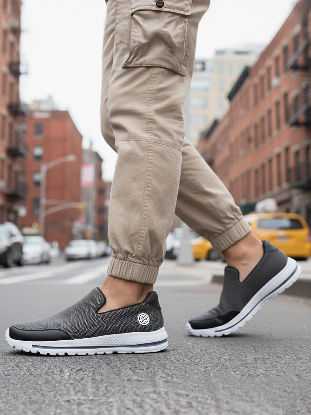 bacca bucci Men Black Slip-On Sneakers