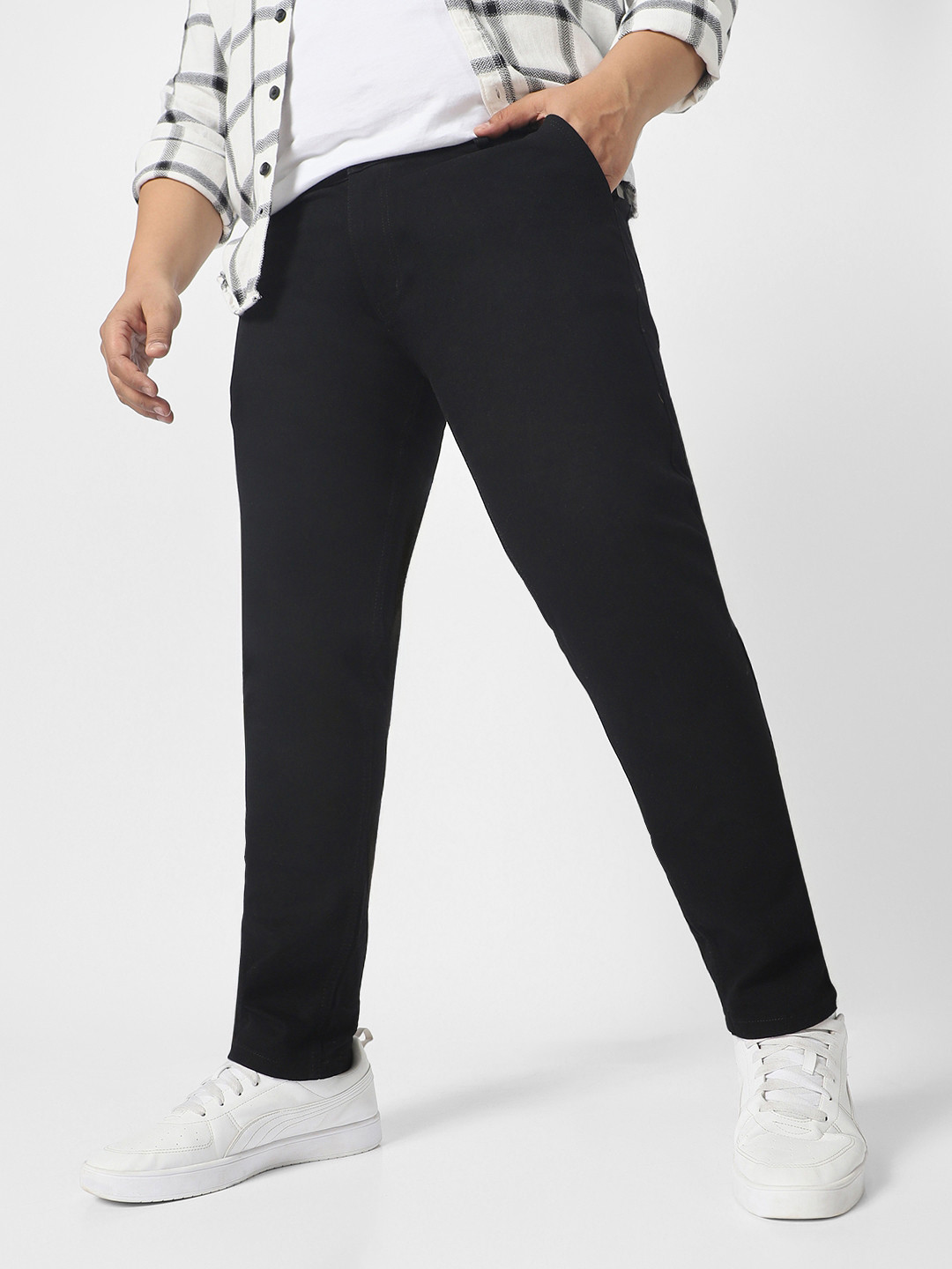 Urbano Plus Men Black Regular Fit Mid-Rise Clean Look Jeans