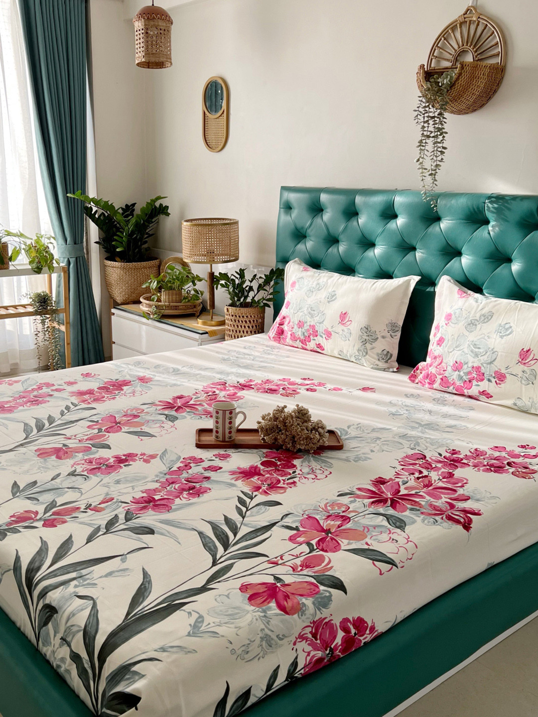 URBAN SPACE Serene Off White Floral Pure Cotton Skin-Friendly 200 TC Fitted King Fine Bedsheet with 2 Pillow Covers-78 x 72 inches
