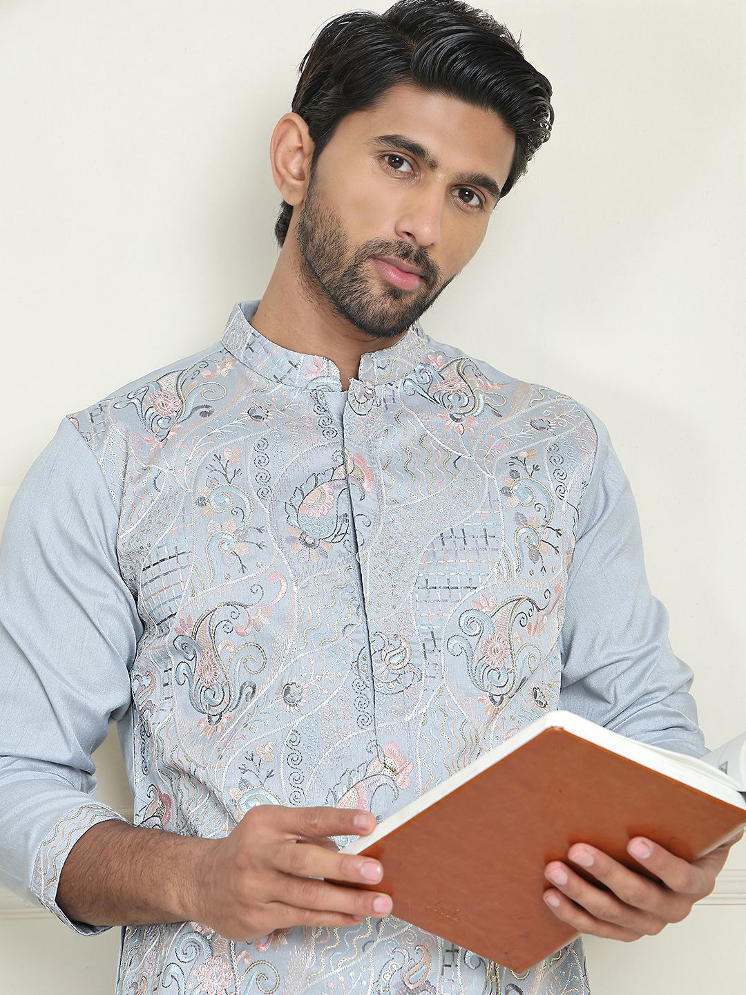 

Anouk Blue Floral Embroidered Mandarin Collar Straight Kurta