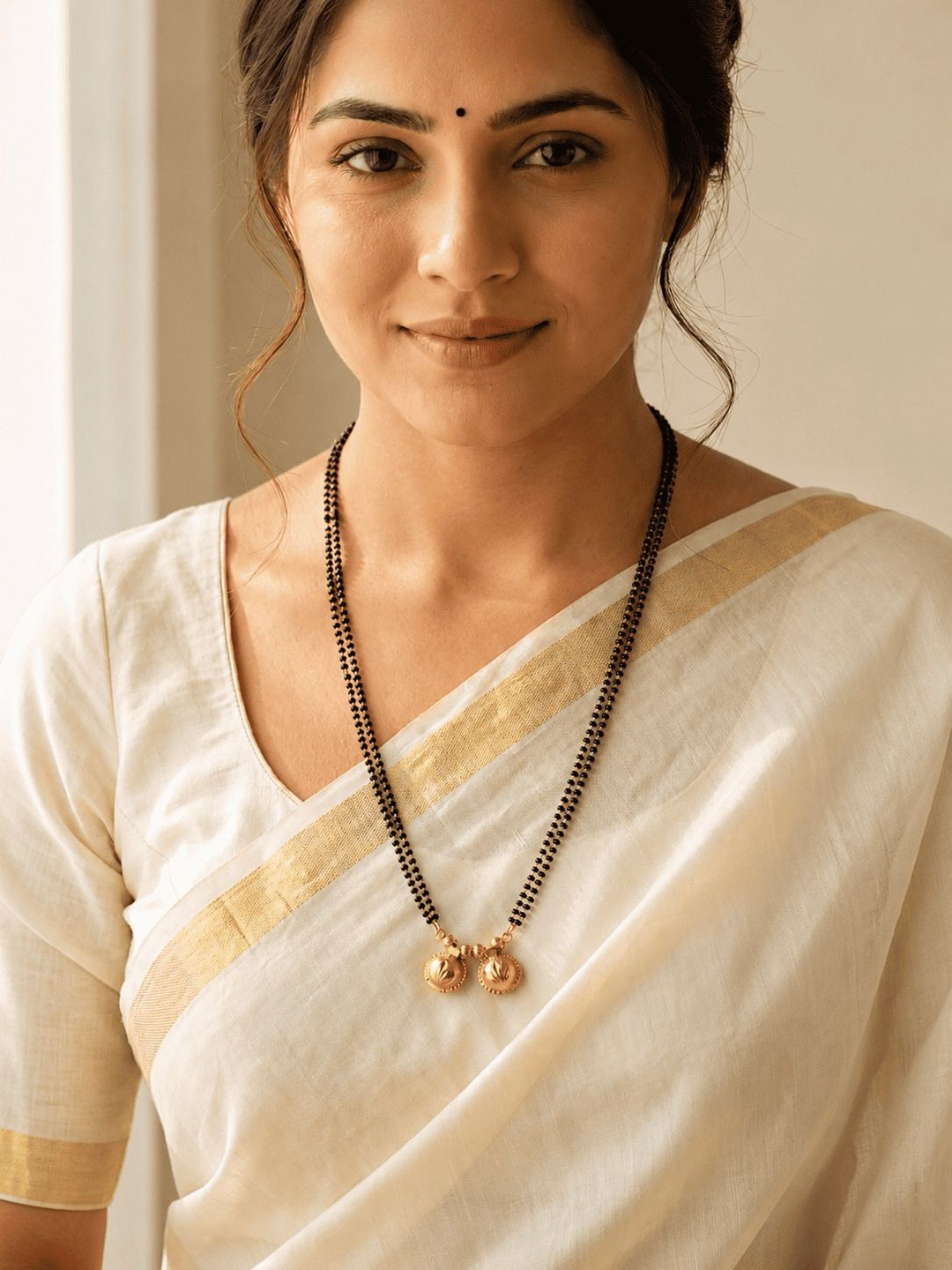 Jewar Mandi Gold-Plated Black Crystal-Studded & Beaded Mangalsutra