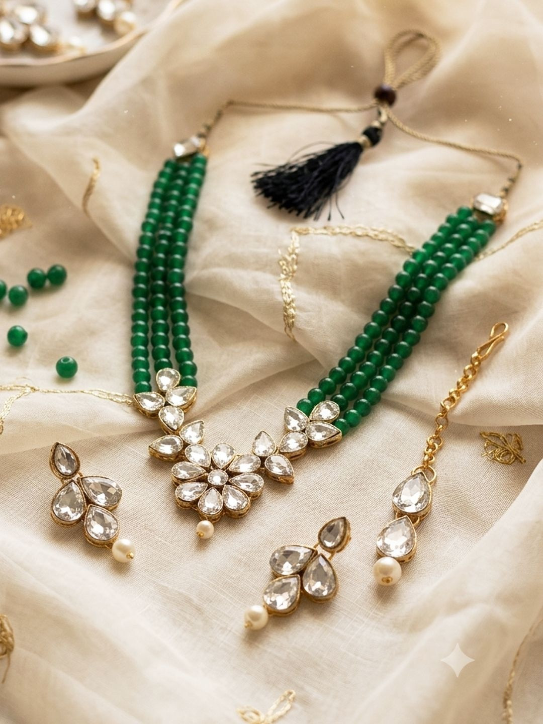 ANIKAS CREATION Women Green Gold-Plated Beads & Stone Studded Jewellery Set