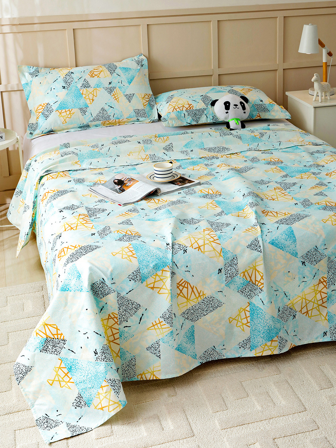 Story@home Off White Floral 160 TC King Bedsheet with 2 Pillow Covers-98 x 106 In