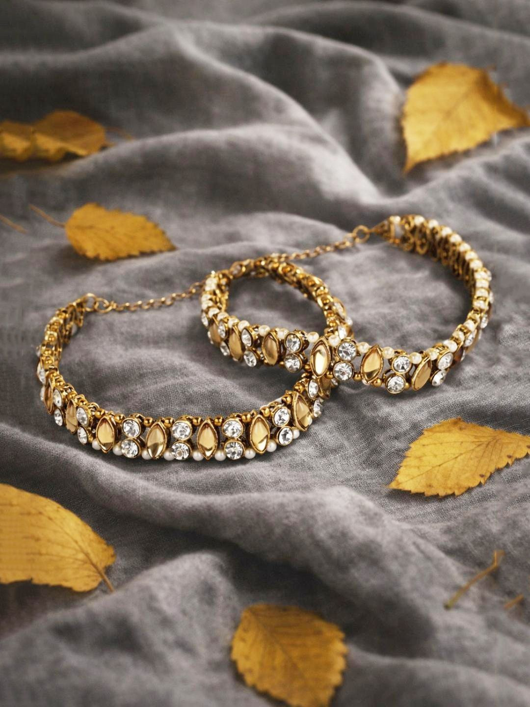 ANIKAS CREATION Gold-Plated Kundan-Studded & Beaded Anklets