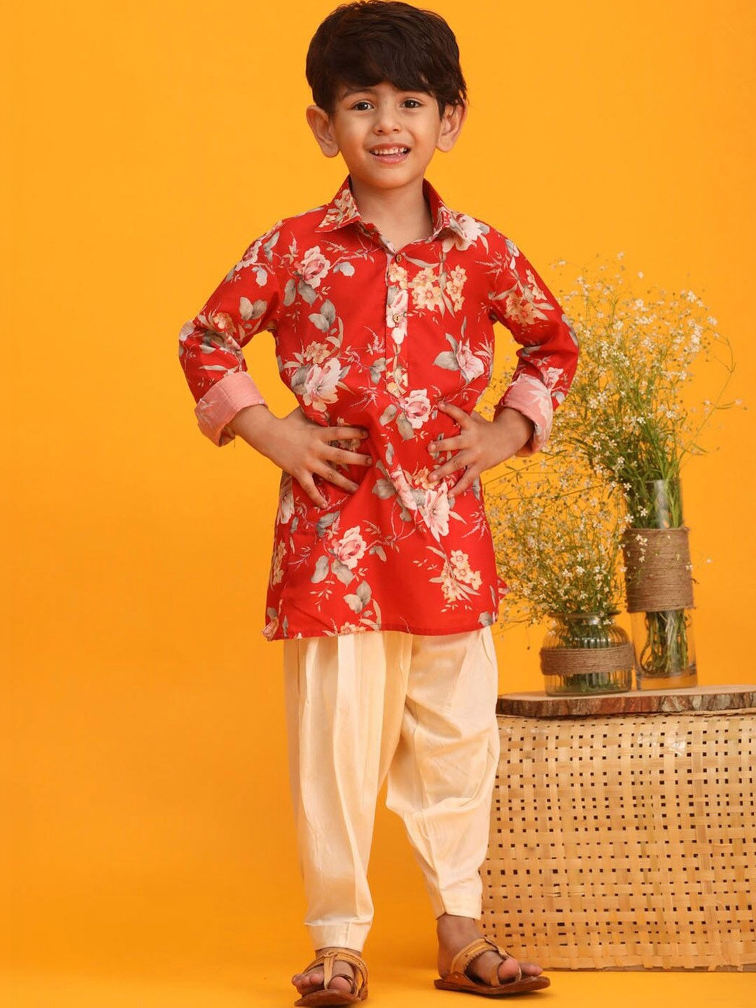 VASTRAMAY Boys Red Block Print Kurta & Patiyala Set