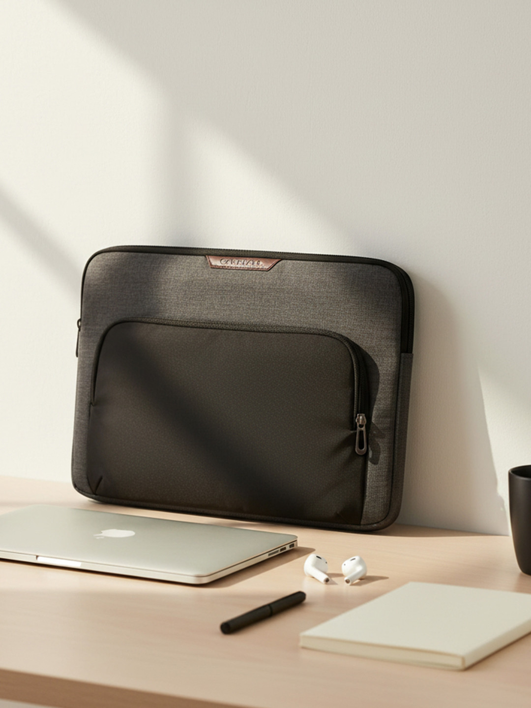 CARRIALL Unisex Black & Grey Colourblocked Laptop Sleeve