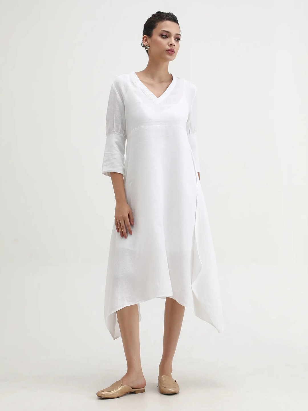 RAREISM Women White Relaxed Fit Extended Sleeve V-Neck Dress