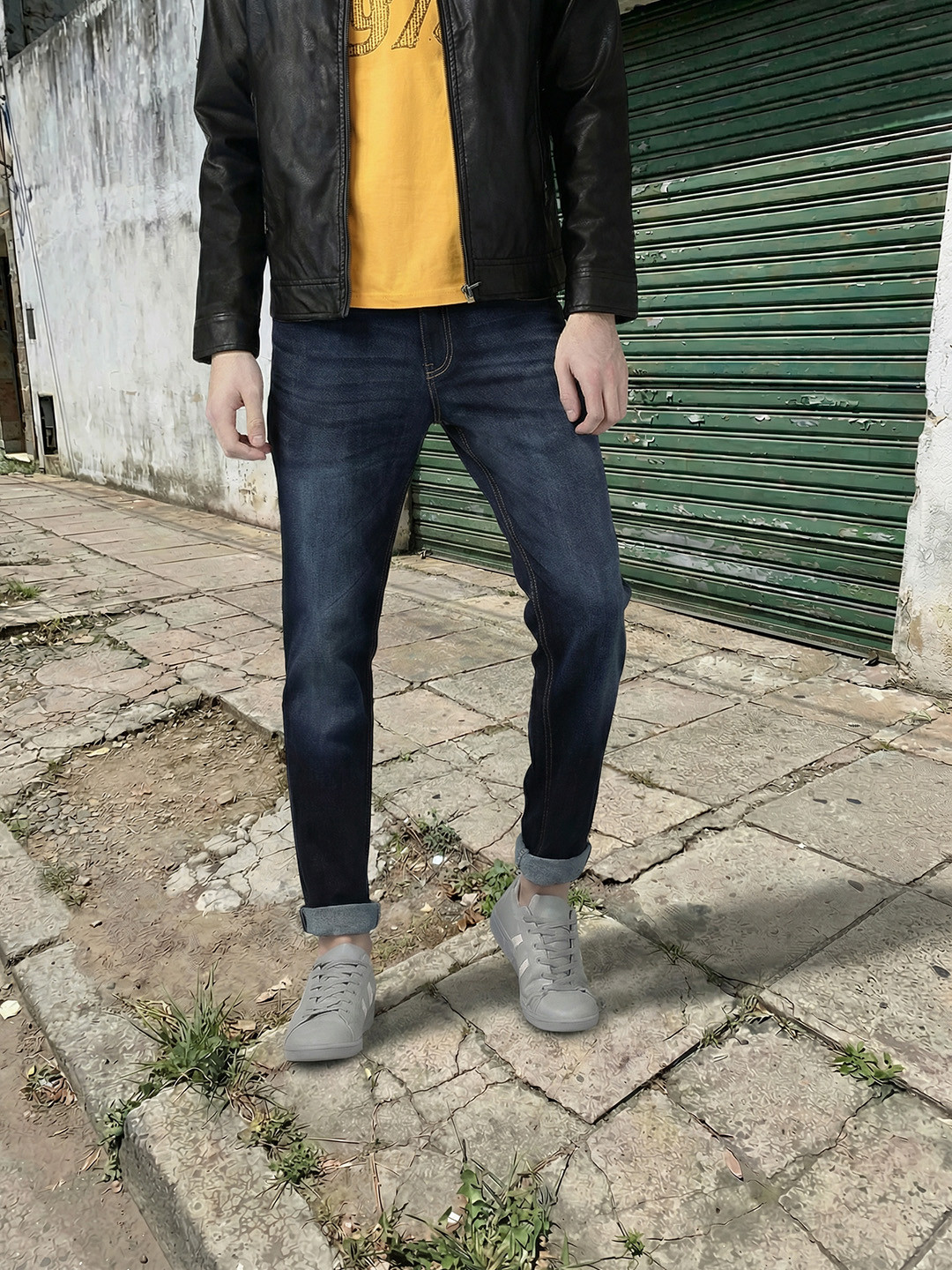 Roadster Men Navy Blue Slim Fit Mid-Rise Clean Look Stretchable Jeans
