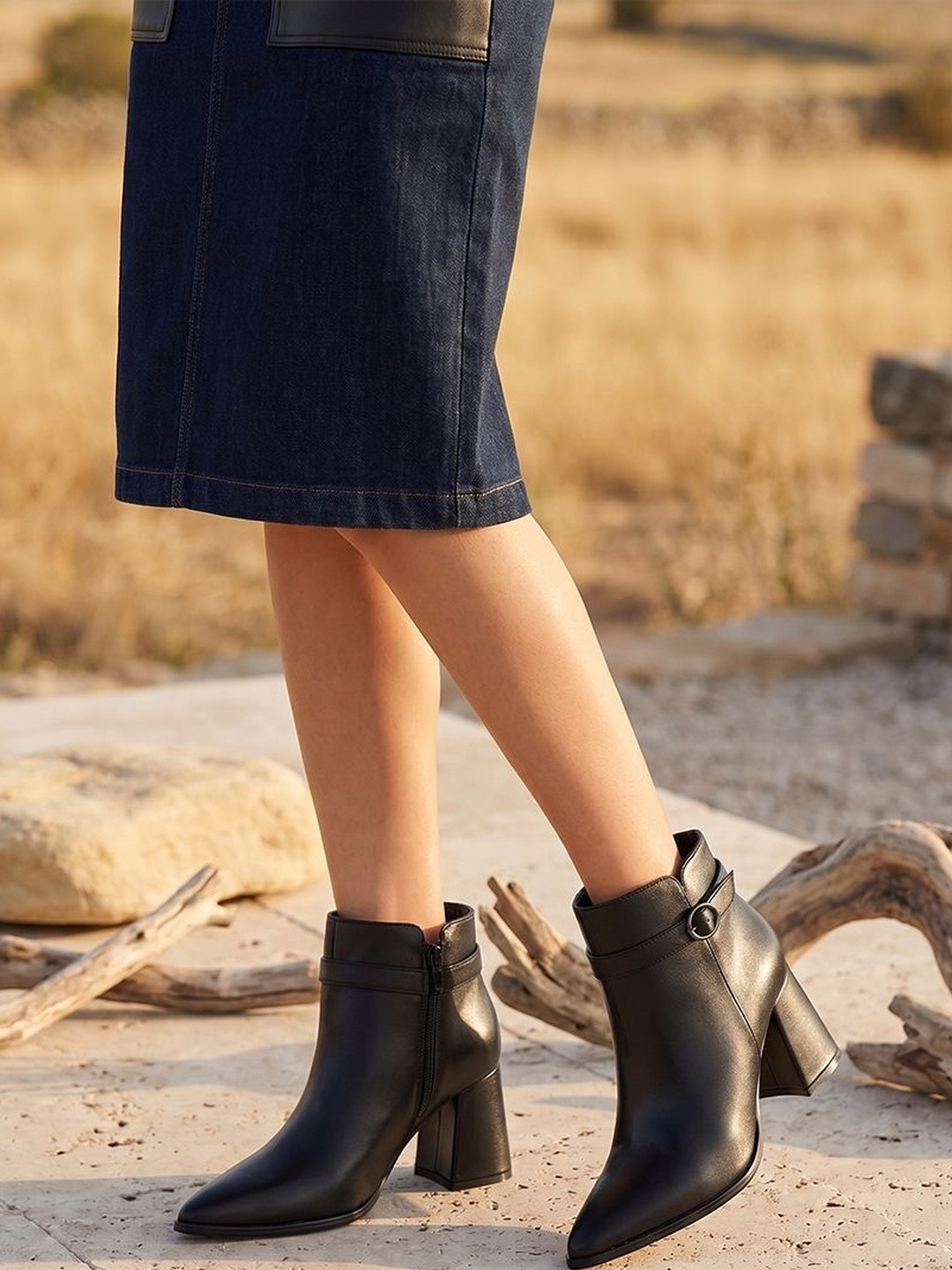 Monrow Women Black Solid Block Heeled Boots With Buckles