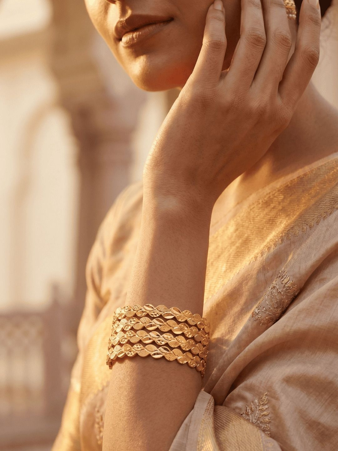 Jewar Mandi Set Of 4 Gold-Plated Leaf Design Bangles