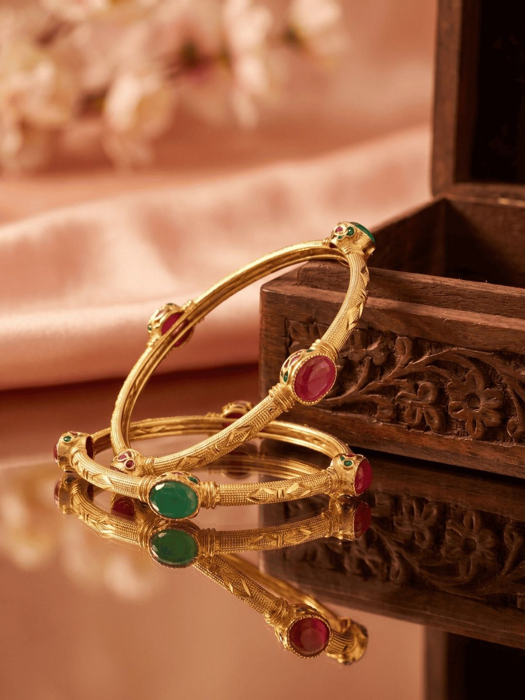 Jewar Mandi Fashion Indian Bollywood Set of 2 Gold-Plated & Stone-Studded Bangles