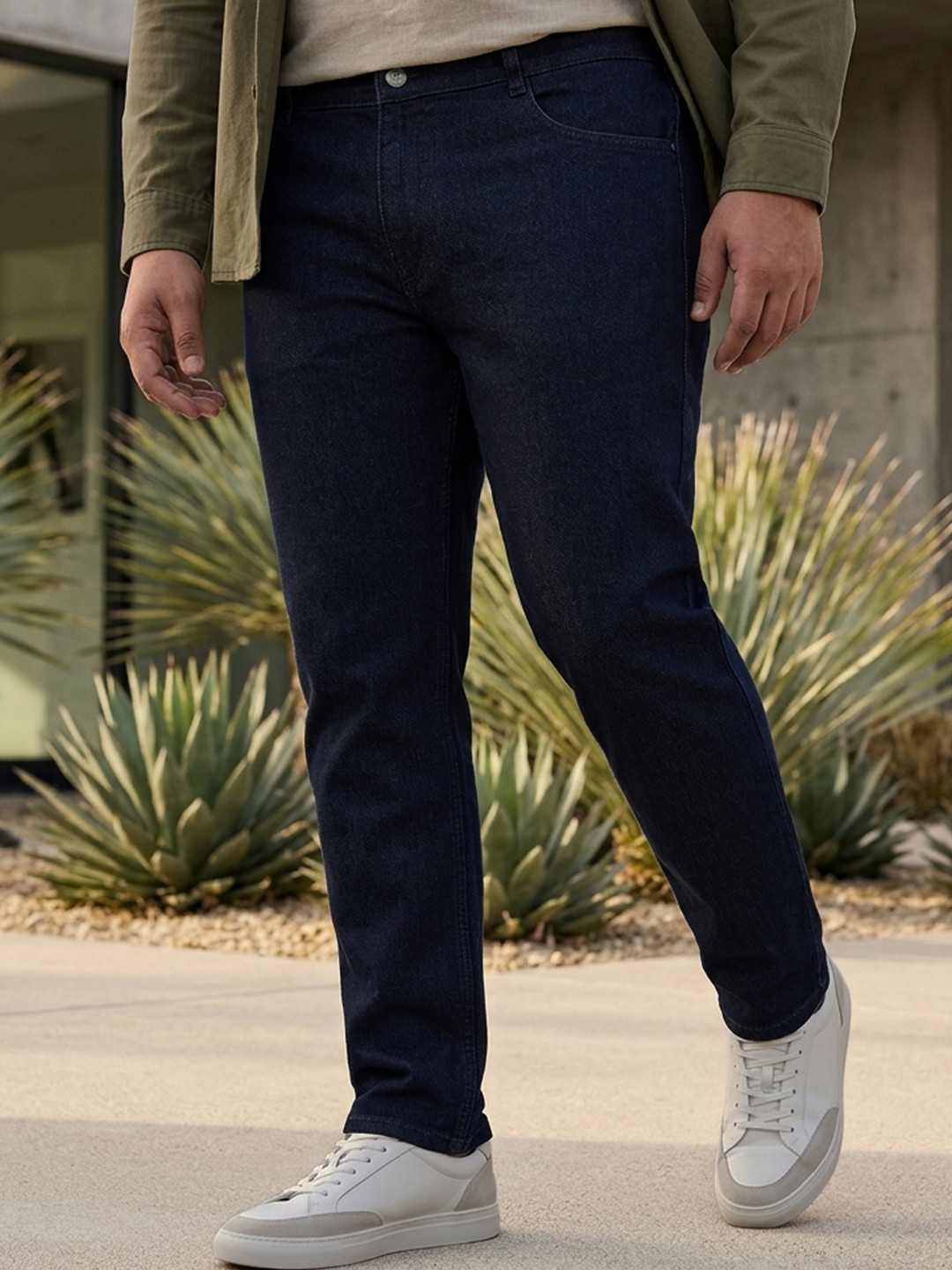 Urbano Plus Men Navy Blue Regular Fit Mid-Rise Clean Look Stretchable Jeans