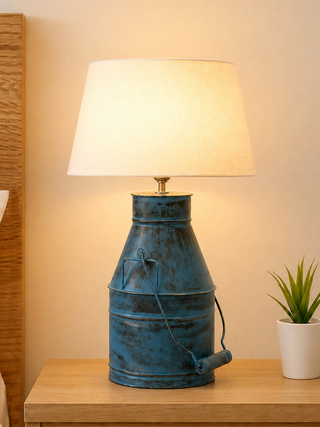Homesake Rustic Warm Yellow Metal Cylinder Solid High Quality Electrical Table Lamps