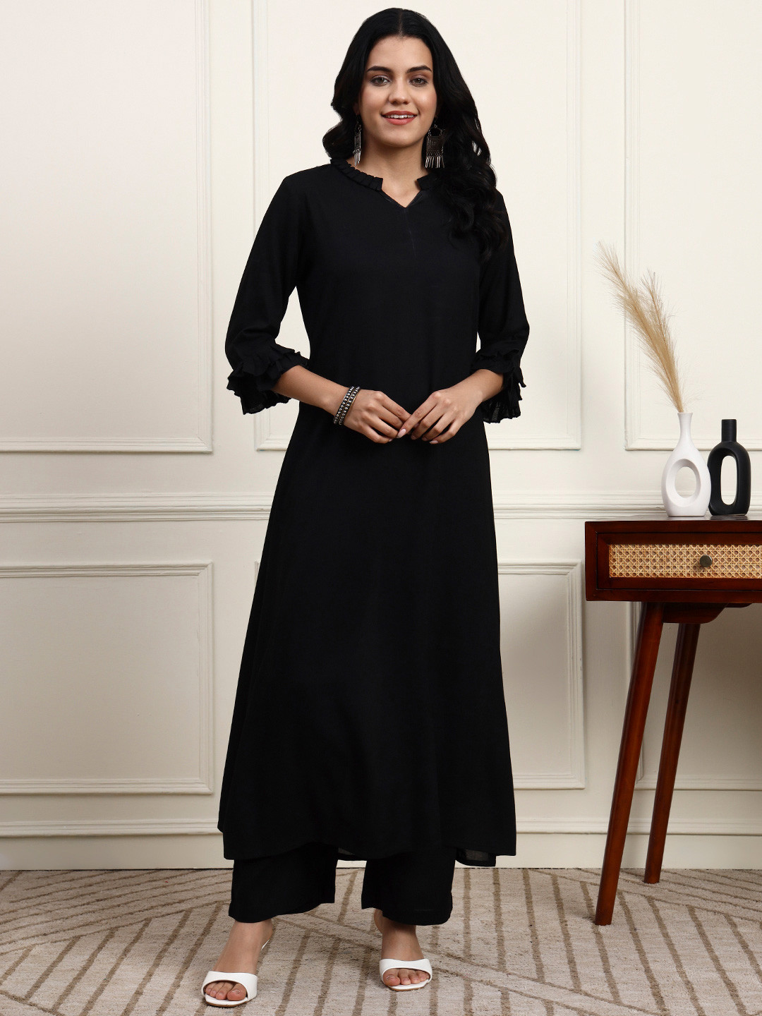 Idalia Women Black Solid Kurta with Palazzos