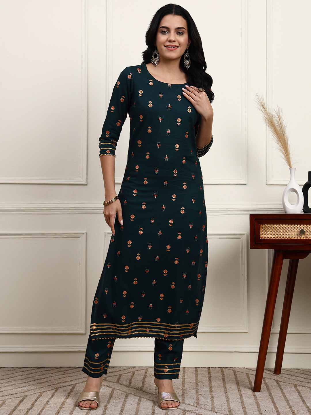 Idalia Women Green & Golden Printed Kurta with Trousers