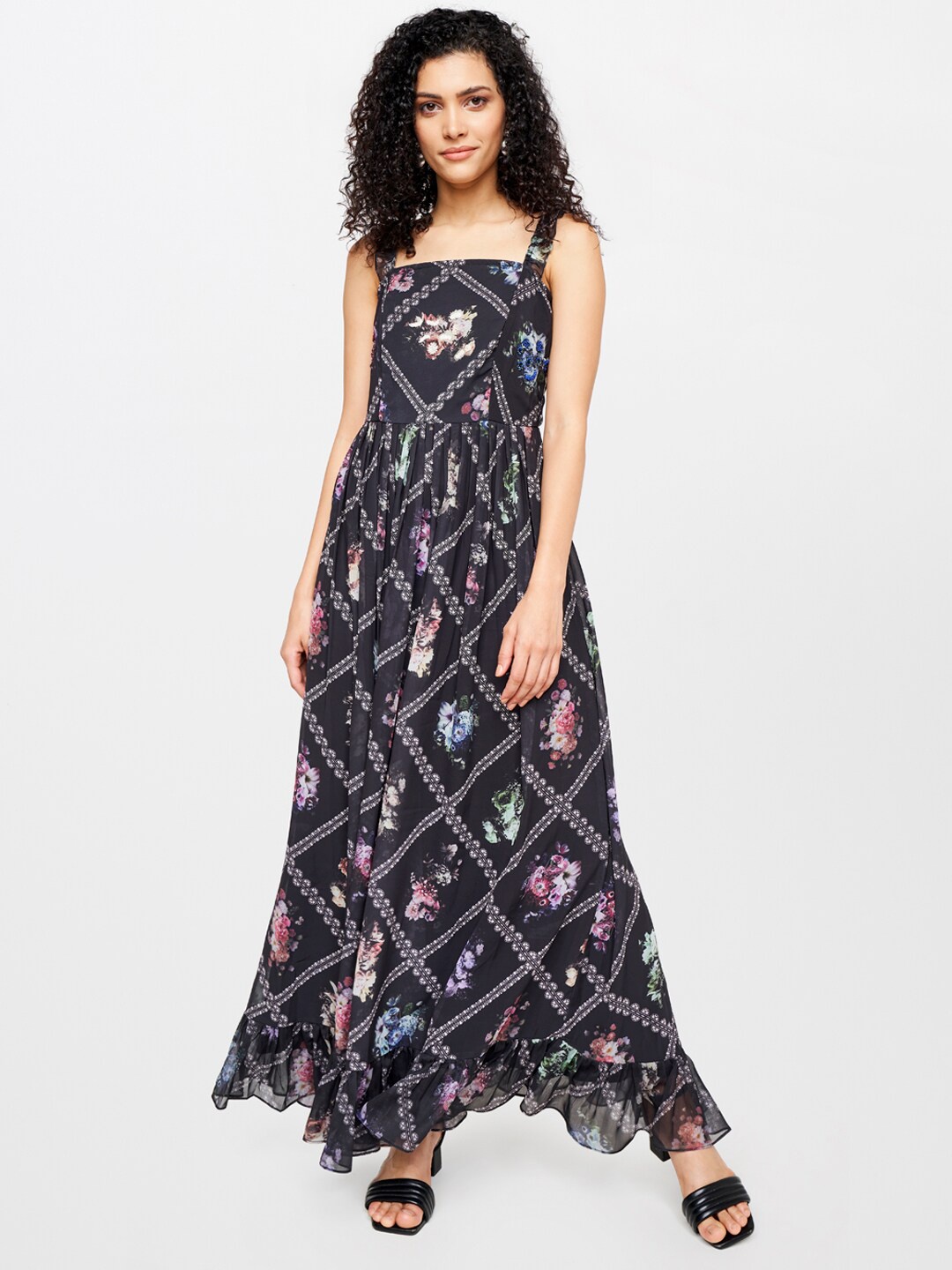 

AND Black & White Floral Maxi Maxi Dress