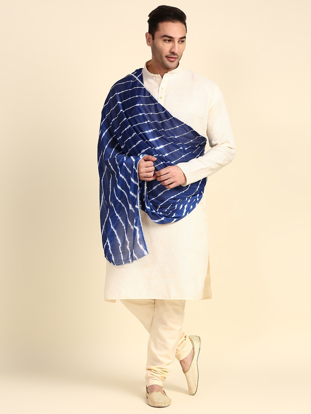 

Dupatta Bazaar Men Blue & Off White Striped Leheriya Dupatta