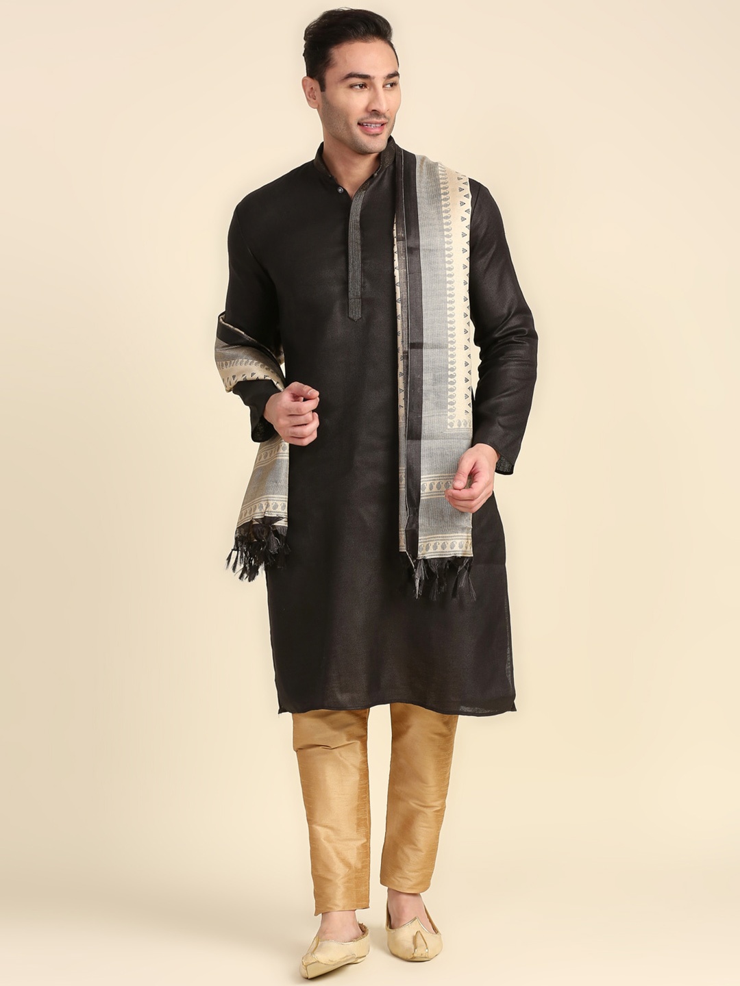 

Dupatta Bazaar Men Beige & Black Ethnic Motifs Printed Dupatta