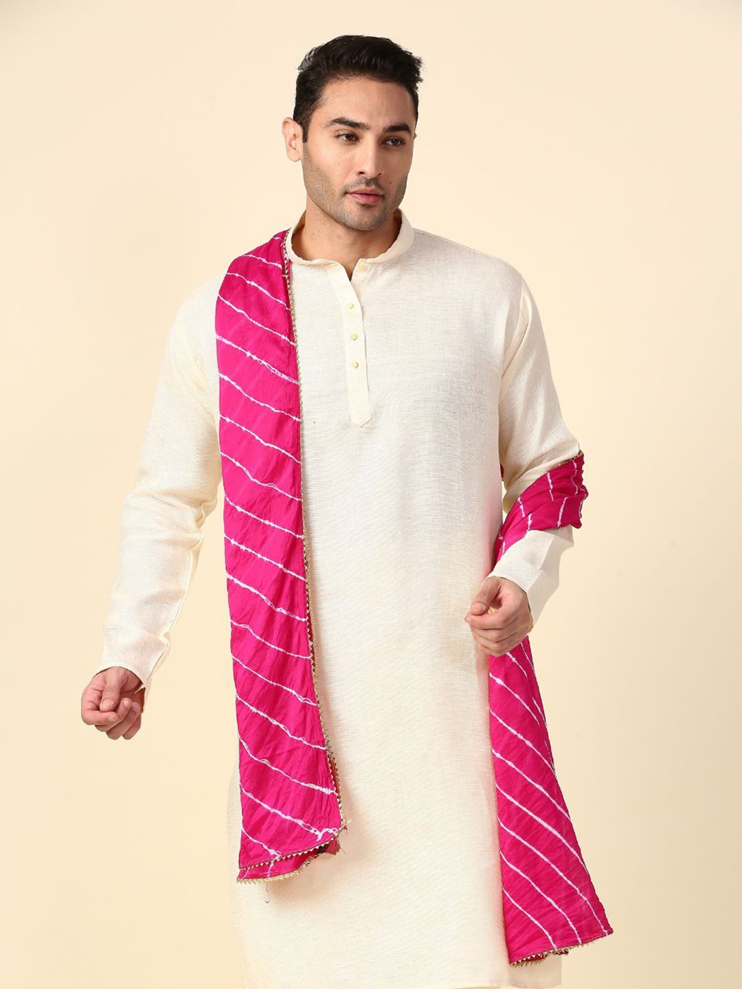 

Dupatta Bazaar Men Pink & Off White Dyed Leheriya Dupatta