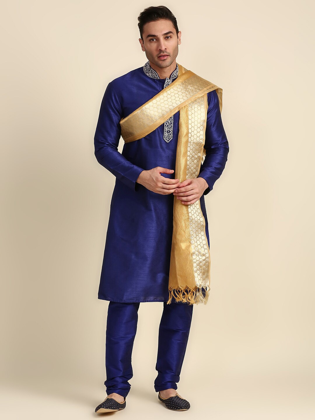 

Dupatta Bazaar Men Gold-Toned Woven Design Dupatta