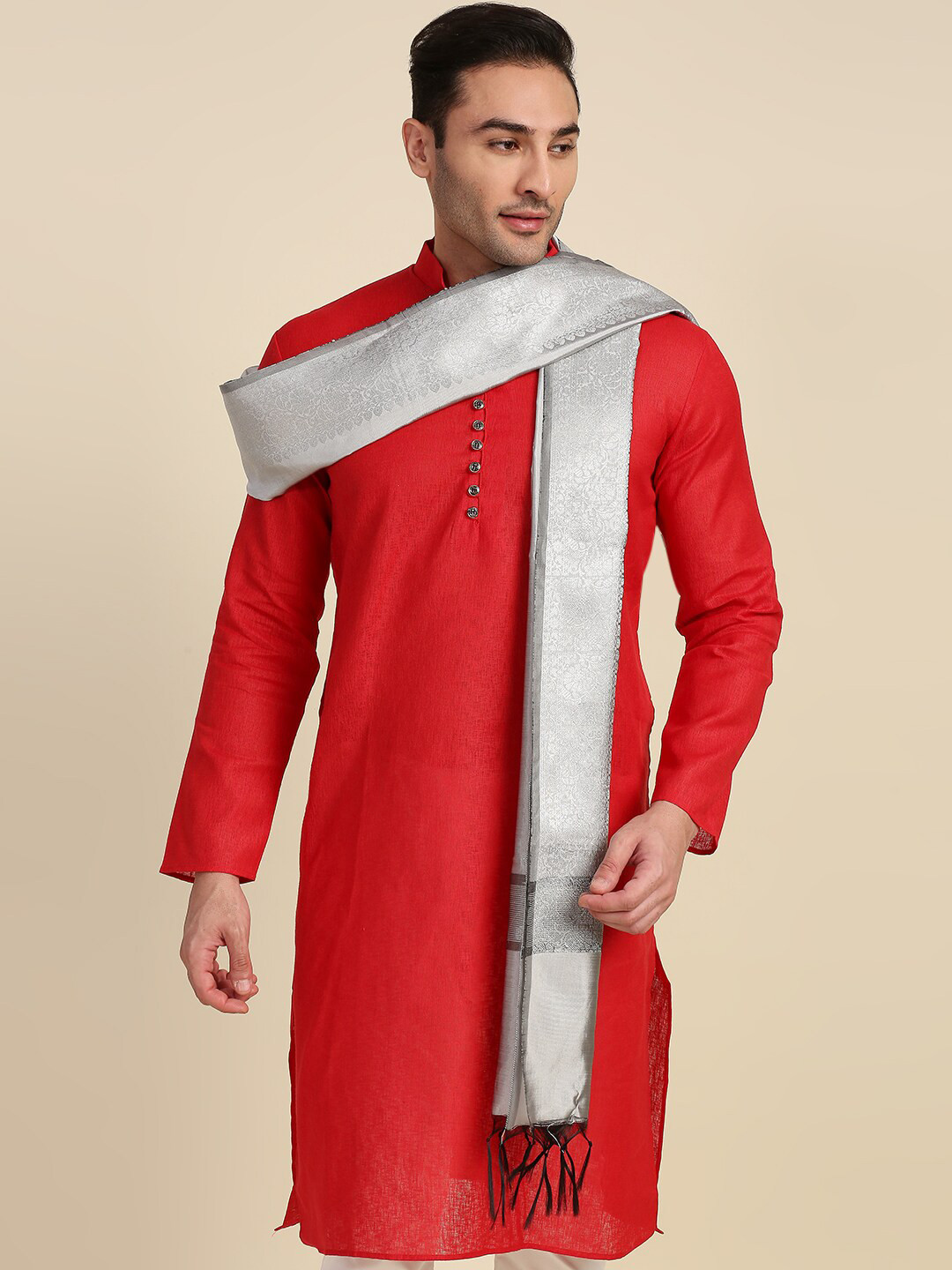 

Dupatta Bazaar Men Silver-Toned & Off White Ethnic Motifs Woven Design Dupatta