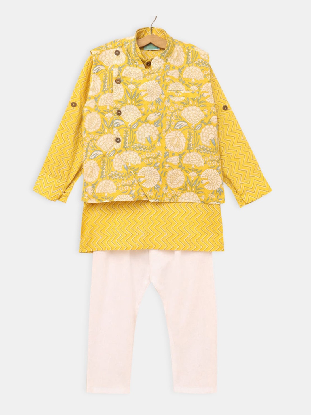 

Hopscotch Boys Yellow Floral Printed Pure Cotton Kurta with Pyjamas