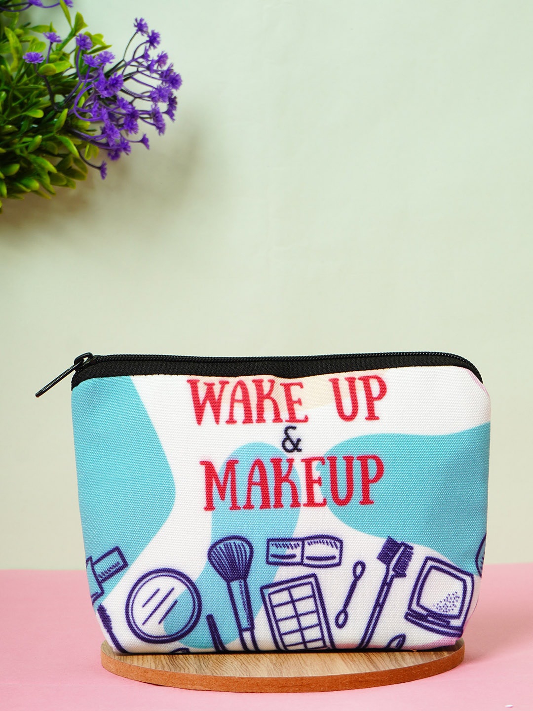 

Crazy Corner Blue & White Printed Travel Accessory