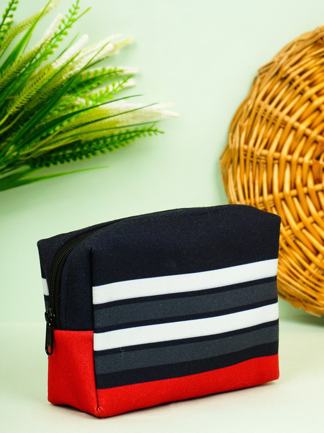 

Crazy Corner Black & Red Colour Blocked Travel Pouch