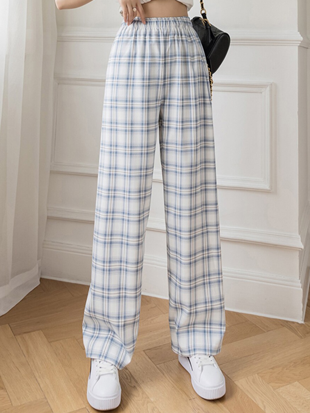 

URBANIC Women Blue Checked Trousers